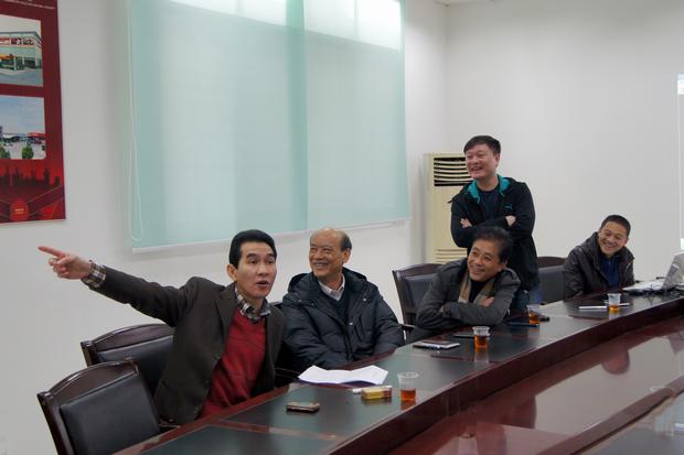 图11、hjc888黄金城销售总司理陆志江对获评优异专卖店精彩点评