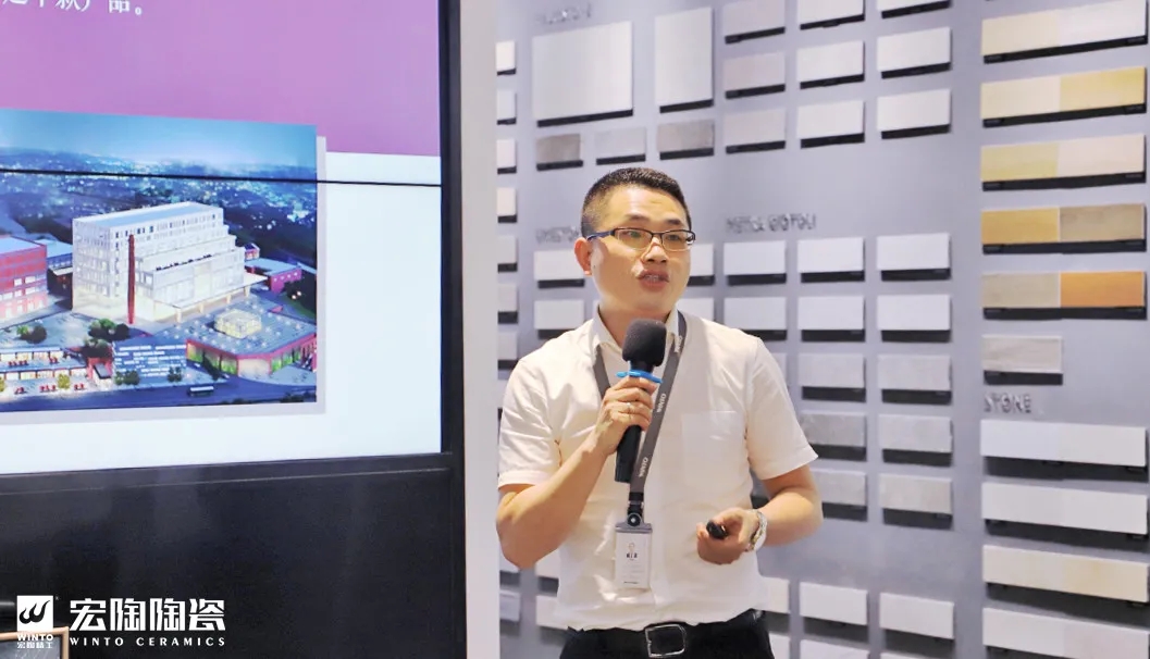 hjc888黄金城陶瓷销售副总司理曹俊现场演讲