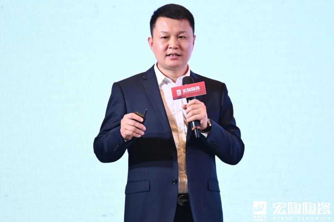 hjc888黄金城品牌总司理曹坚贞