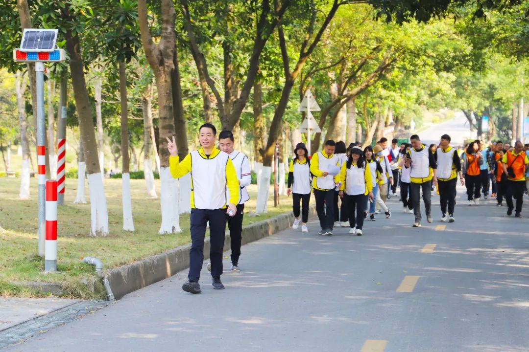 hjc888黄金城.地砖品牌黄色团建活动